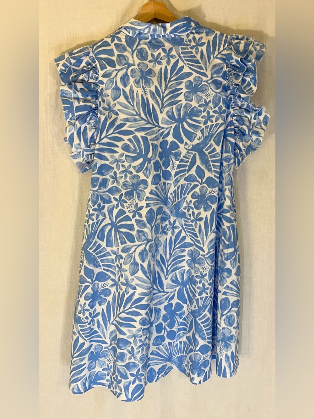 crown & ivy Blue White Floral Ruffle-Sleeve Midi Dress - Picture 2 of 6